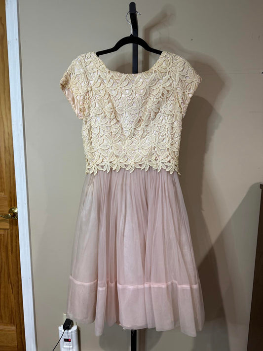 50s Vintage Elegant Women's Formal Dress with Lace Top and Tulle Skirt