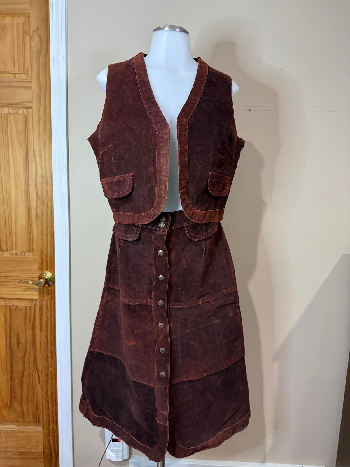 70s Argentinian Suede Vintage Brown Suede Leather Button-Front Skirt Size 42