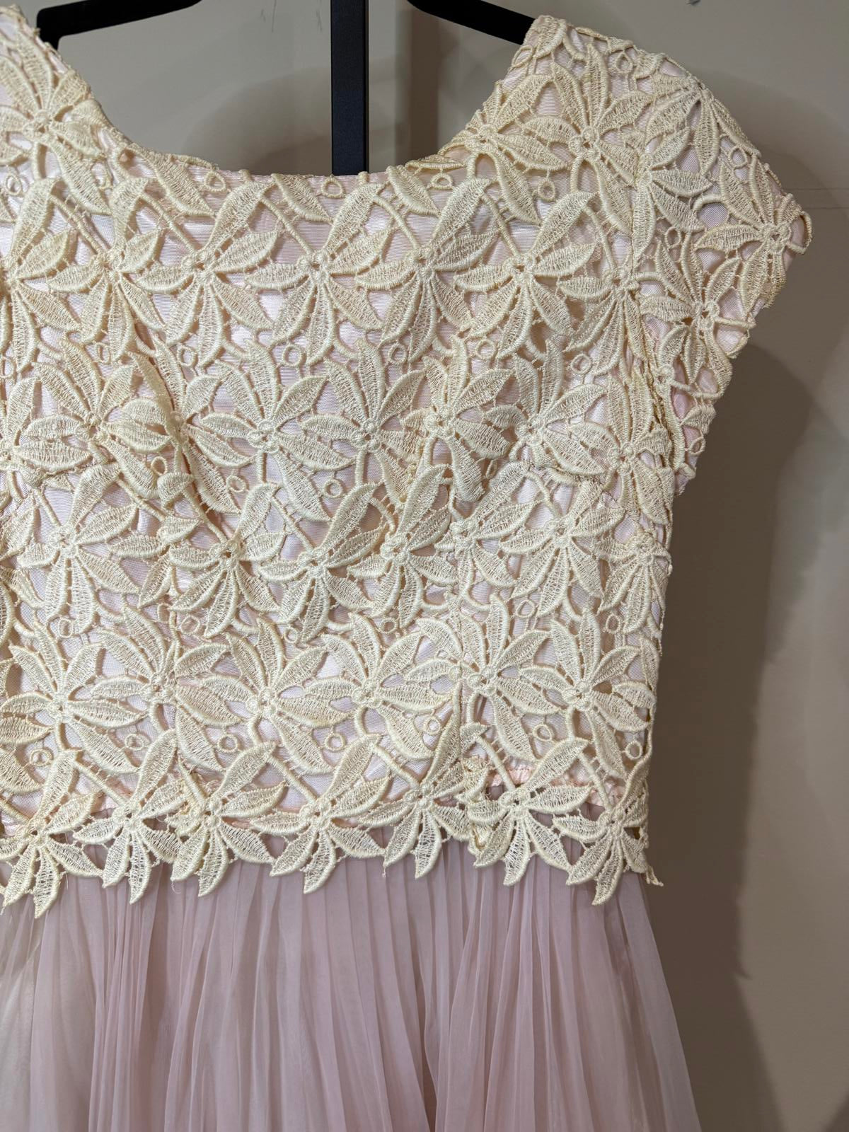50s Vintage Elegant Women's Formal Dress with Lace Top and Tulle Skirt