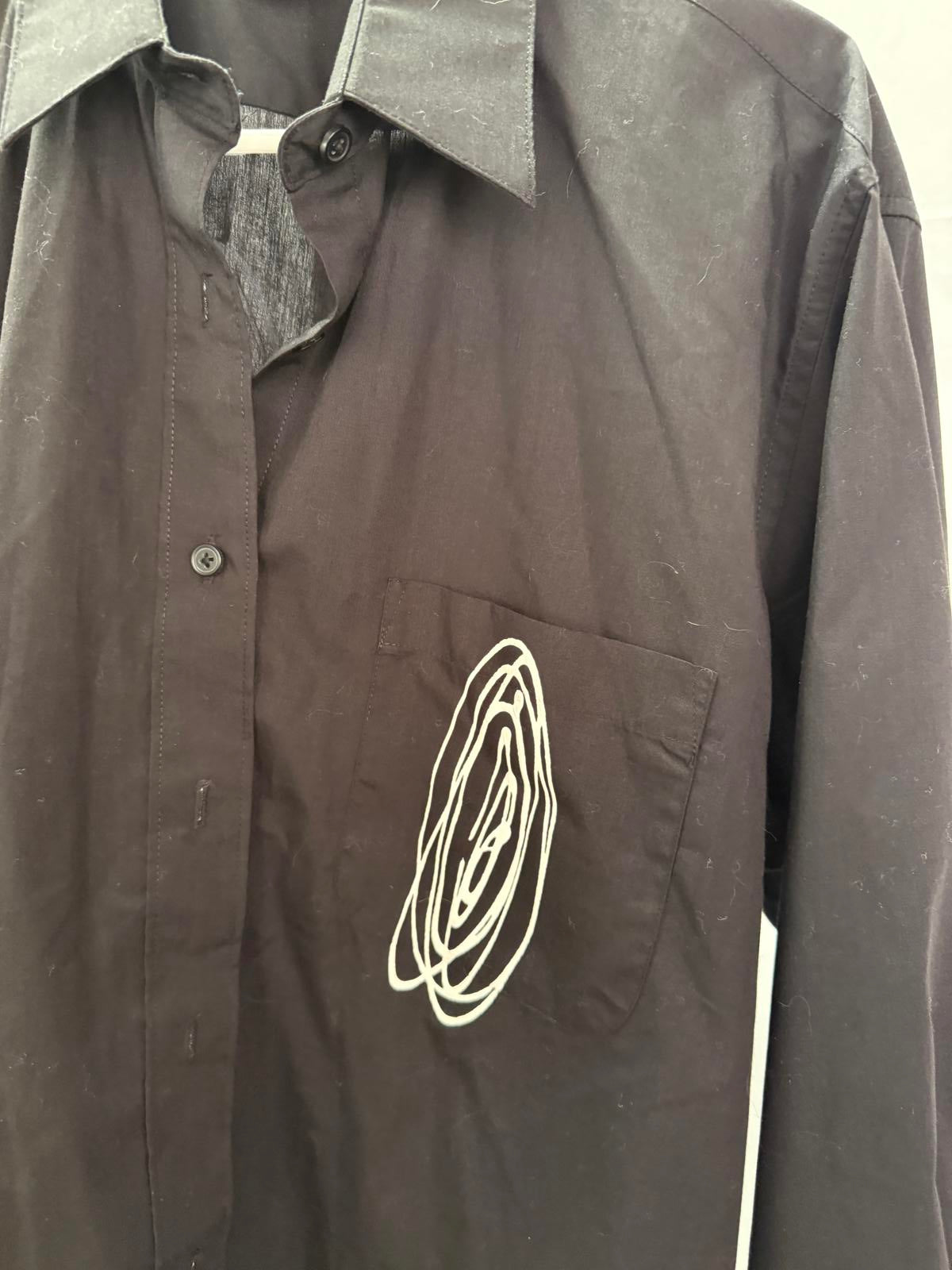 Vintage Victoria Medium Black Long Sleeve Shirt with Pocket Design