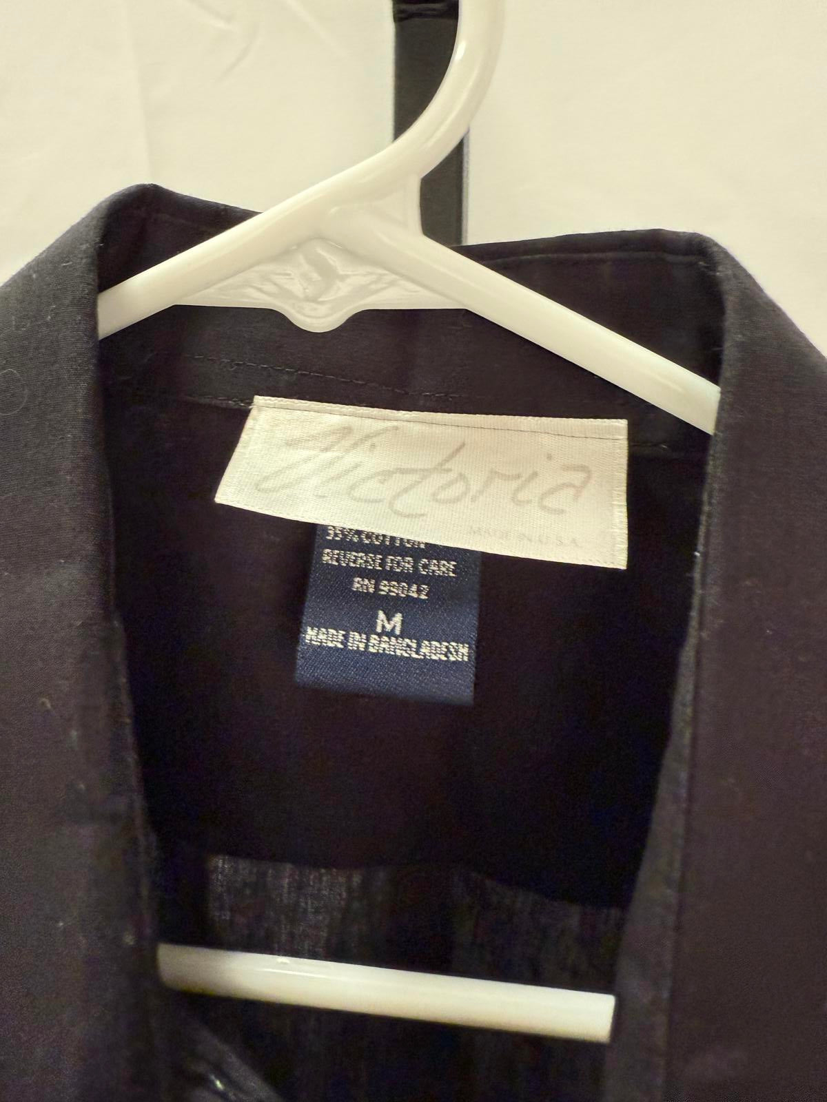 Vintage Victoria Medium Black Long Sleeve Shirt with Pocket Design