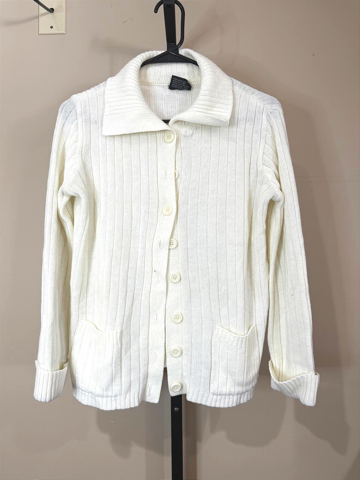 Vintage 70s Medium White Ribbed Button-Up Cardigan Sweater with Pockets